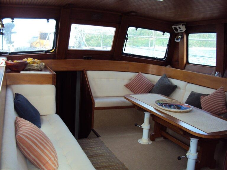 Sailing Yacht TAU - Salon