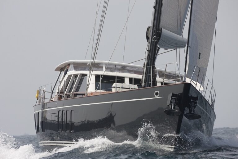 Sailing yacht AKALAM Cruising 2