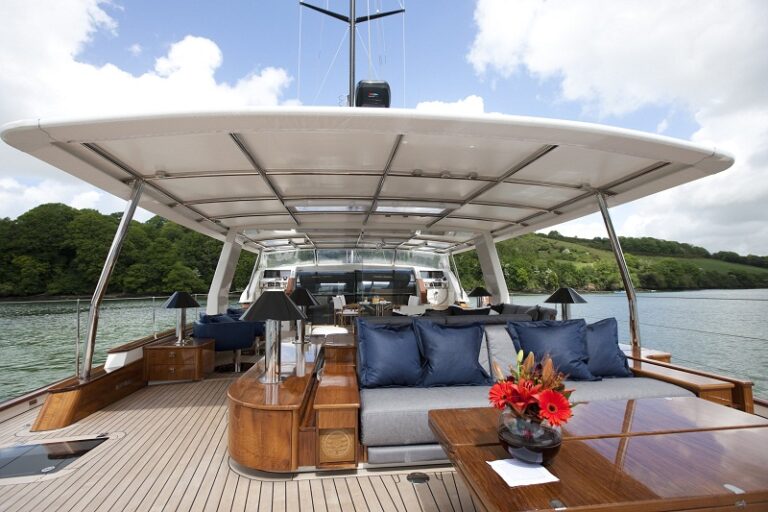 Sailing yacht AKALAM -  Deck 2