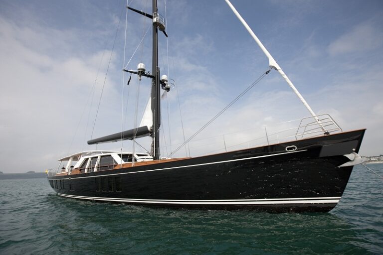 Sailing yacht AKALAM Profile