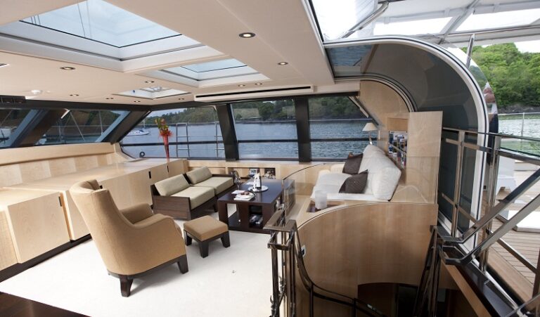 Sailing yacht AKALAM Salon 2