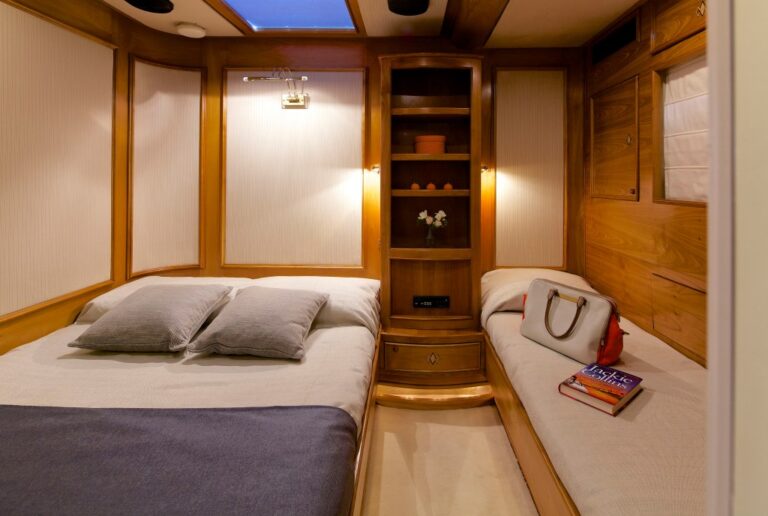 Sailing yacht AMADEUS - Double Cabin
