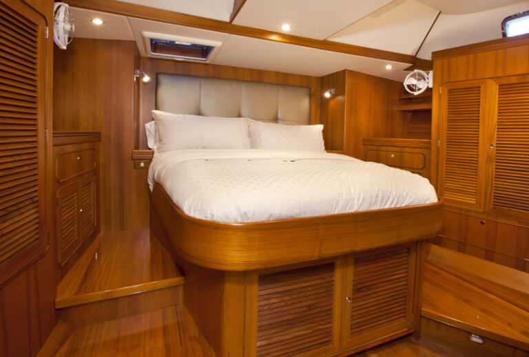 Sailing yacht Archangel -  Master Cabin