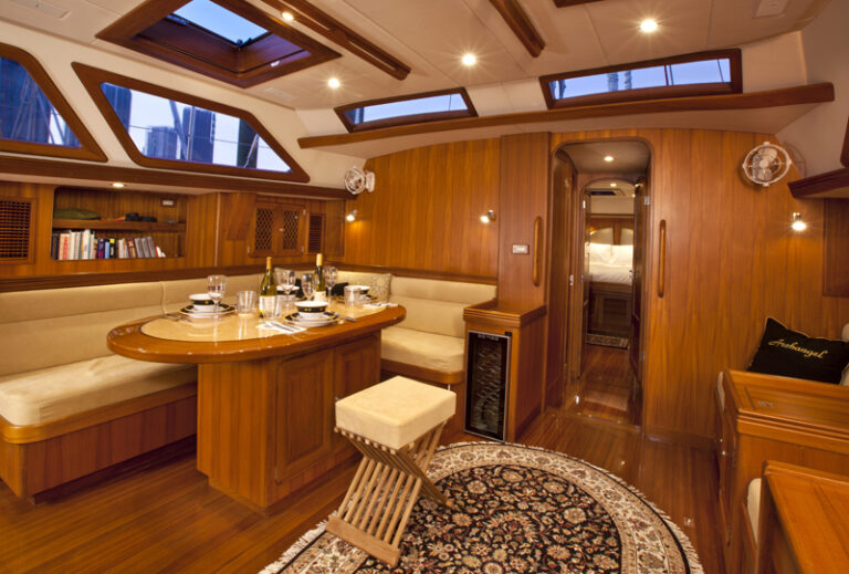 Sailing yacht Archangel -  Salon Dining