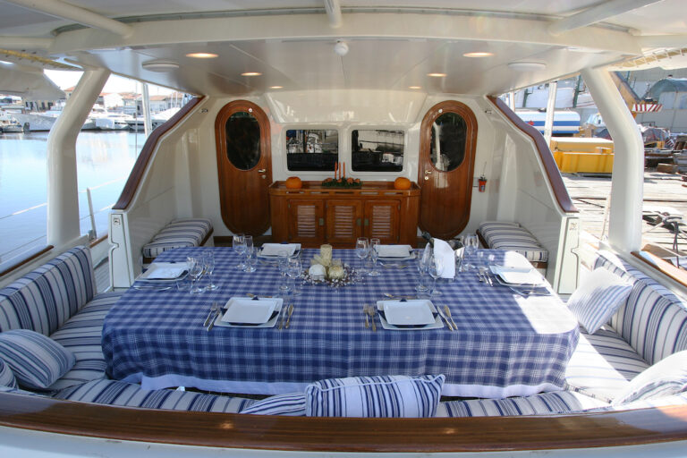 Sailing yacht CLAN VI - Exterior spaces