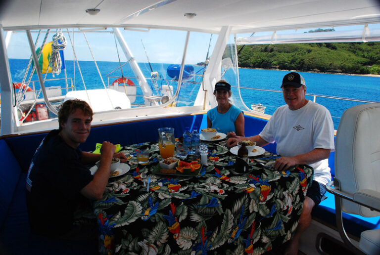 Sailing yacht KE-AMA II -  Al fresco dining