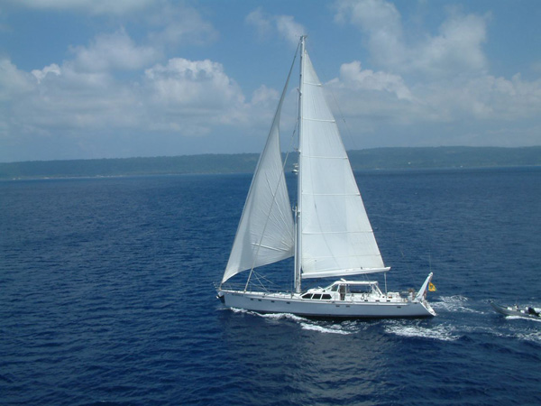Sailing yacht KE-AMA II -  Sailing
