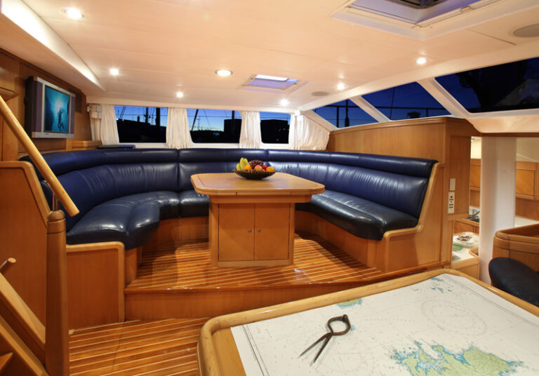 Sailing yacht KE-AMA II -  Salon