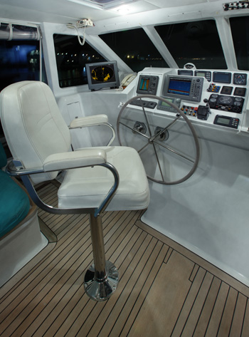 Sailing yacht KE-AMA II -  Wheelhouse