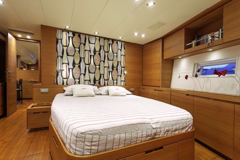 Sailing yacht MRS MARIETTA CUBE - Cabin 1
