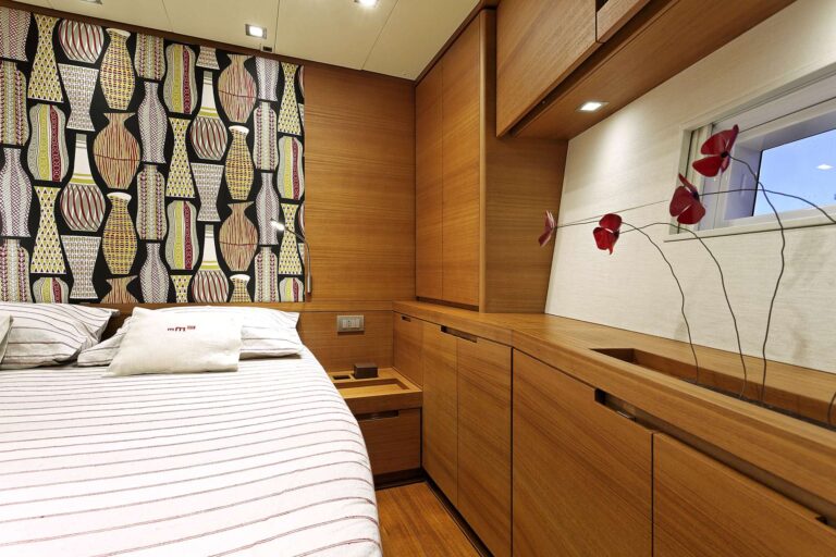 Sailing yacht MRS MARIETTA CUBE - Cabin 2