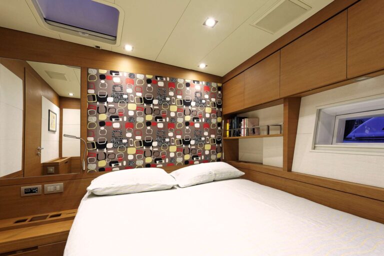 Sailing yacht MRS MARIETTA CUBE - Cabin 6