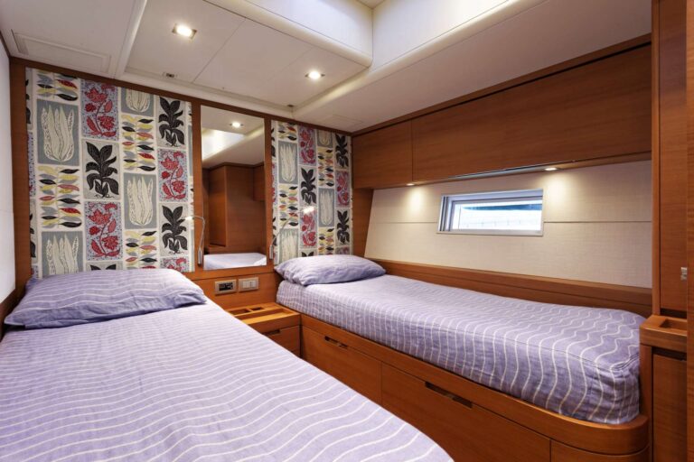 Sailing yacht MRS MARIETTA CUBE - Cabin 7