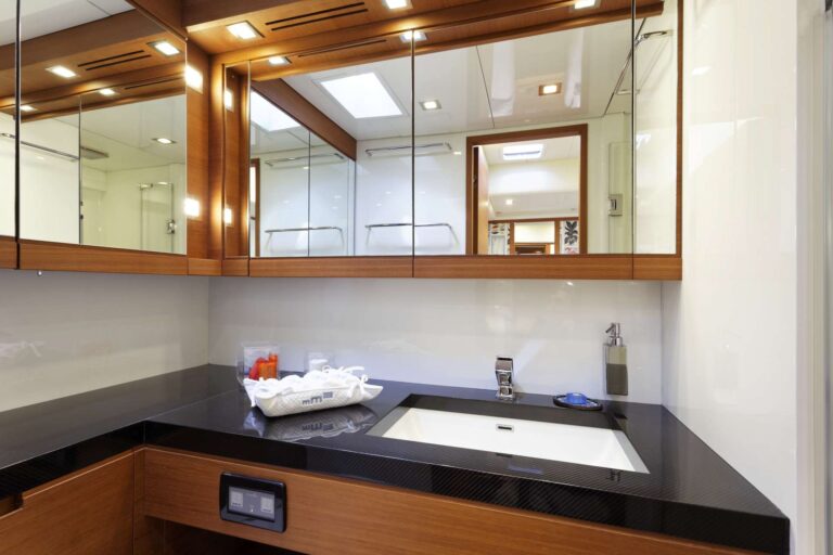 Sailing yacht MRS MARIETTA CUBE - Ensuite