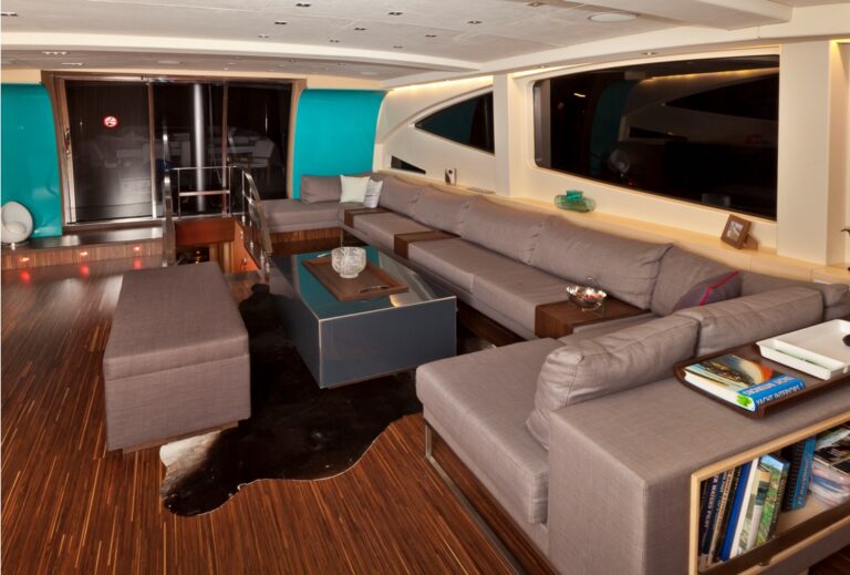 Sailing yacht Merlin -  Main Salon
