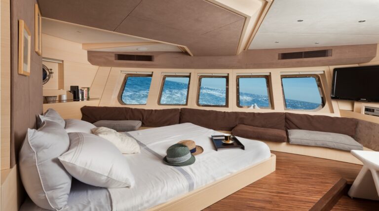 Sailing yacht Merlin -  Master Cabin