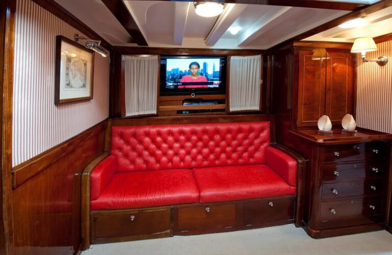 Sailing yacht Oriander - Salon 2
