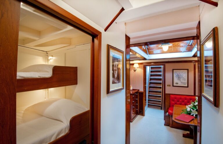Sailing yacht Oriander - hall and Cabin
