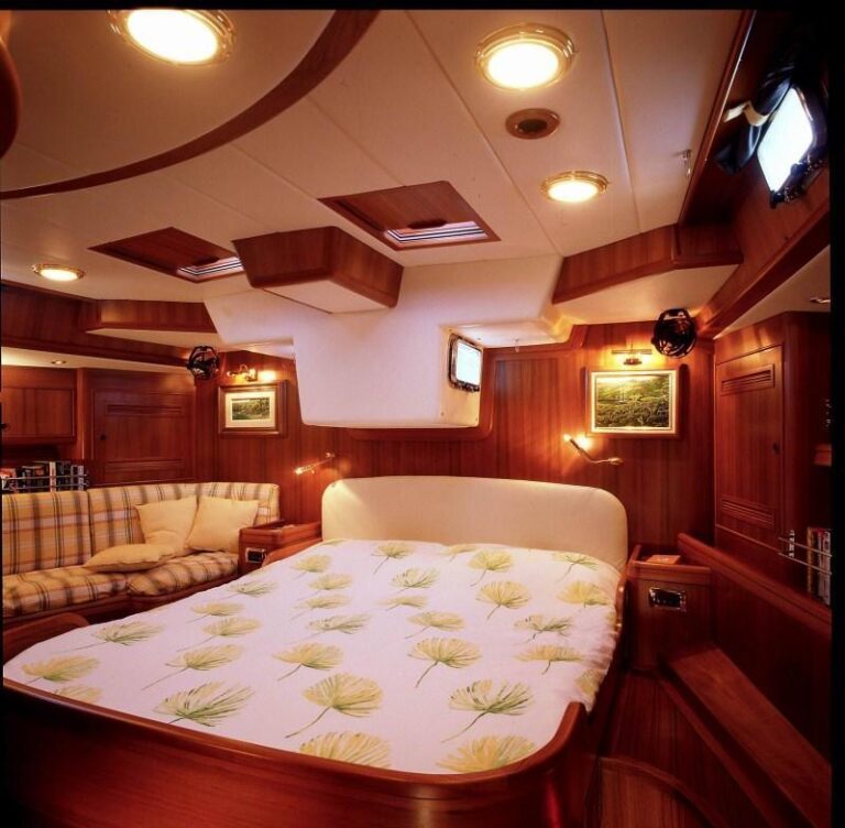Sailing yacht PLUM -  Master Cabin