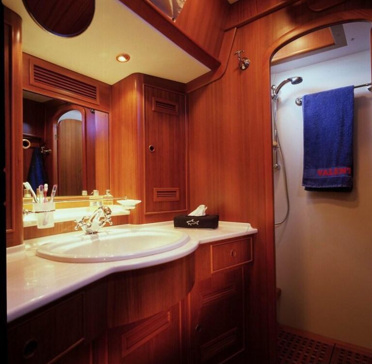Sailing yacht PLUM -  Master Ensuite