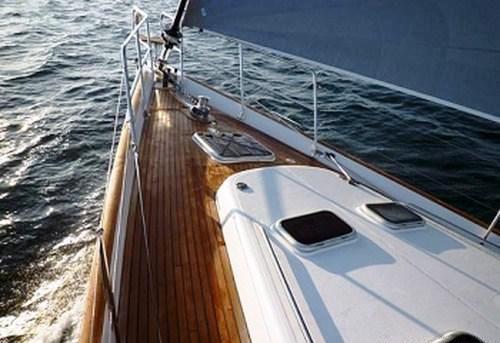 Sailing yacht POINT 02 -  Foredeck 2