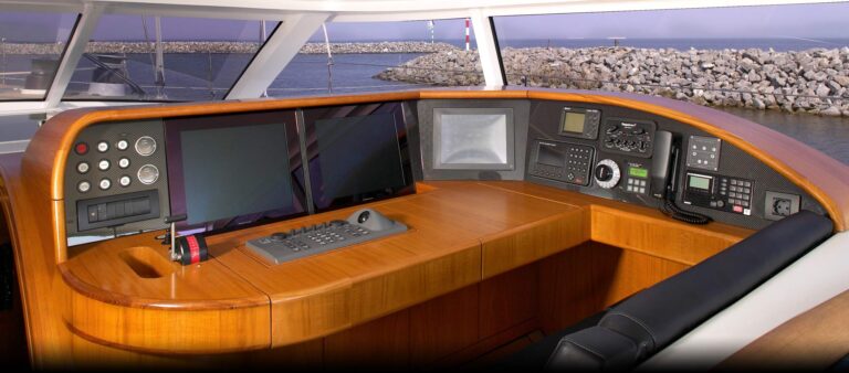 Sailing yacht Scorpione dei Mari - Wheelhouse