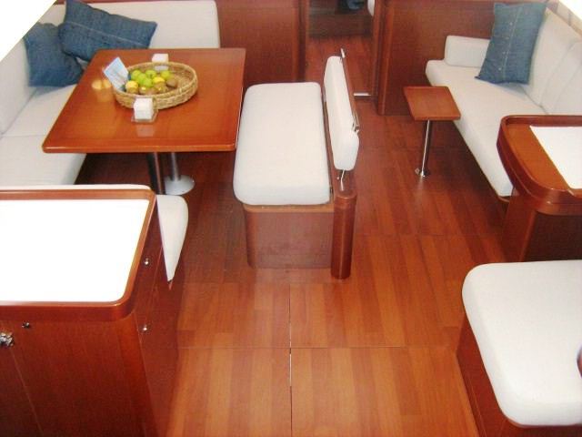 Sailing yacht VOILA -  Salon