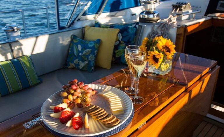 Sailing yacht VOO DOO -  Cockpit
