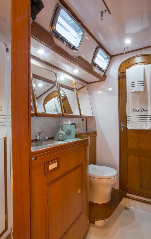 Sailing yacht VOO DOO -  Guest Ensuite