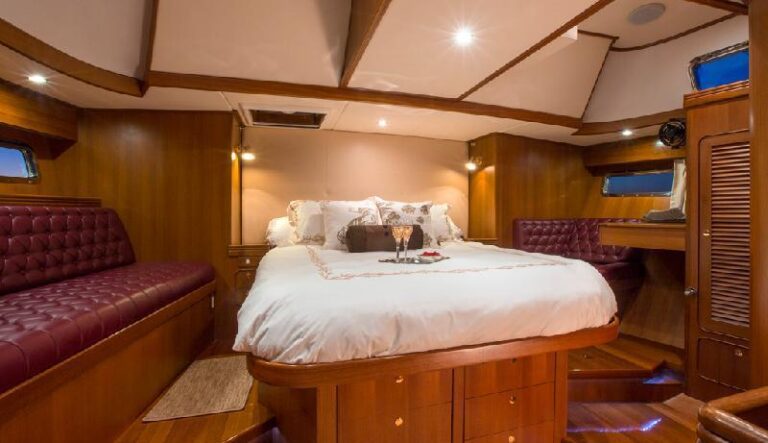 Sailing yacht VOO DOO -  Master Cabin Aft