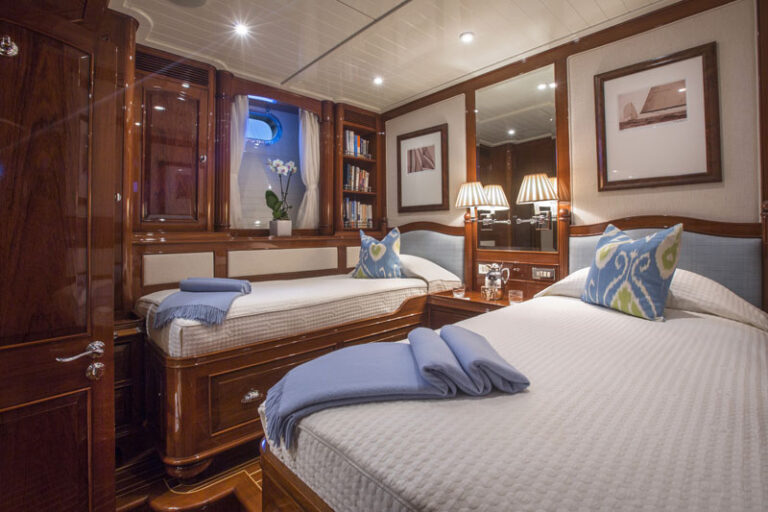 Sailing yacht WHISPER -  Twin Cabin