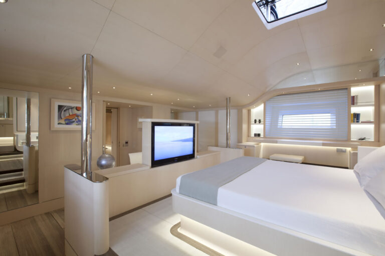 Sailing yacht Zefira Master Cabin