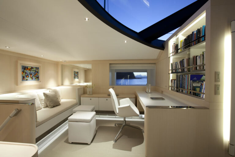 Sailing yacht Zefira Office