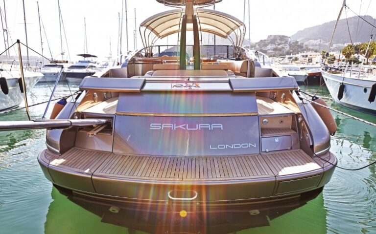 Sakura yacht - Riva Rivale 52