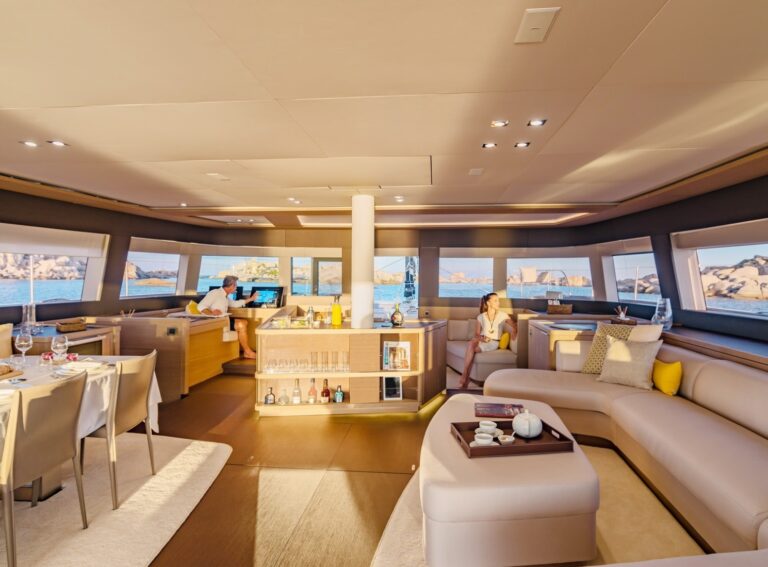 Salon Looking Forward With Lounge Dining And Bar