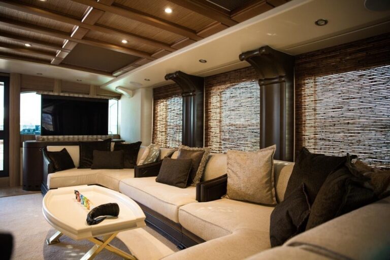 Salon Lounge