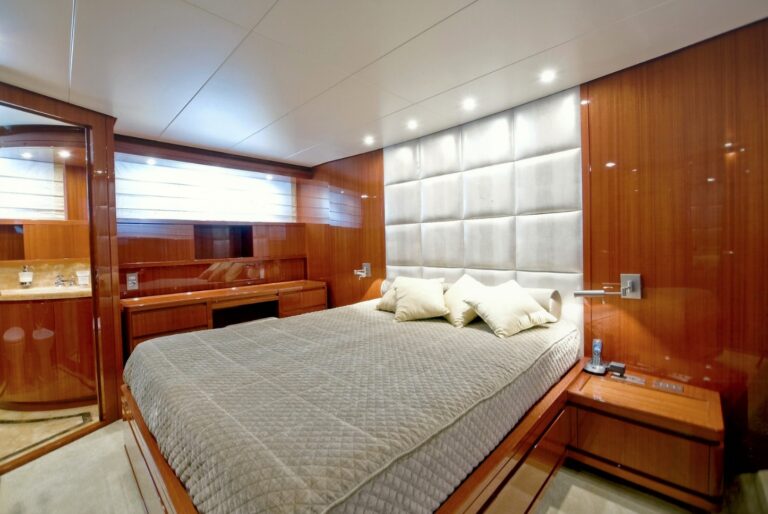 San Lorenzo Yacht GPS -  VIP Cabin