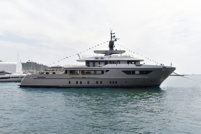 Sanlorenzo 460Exp-128 Launched