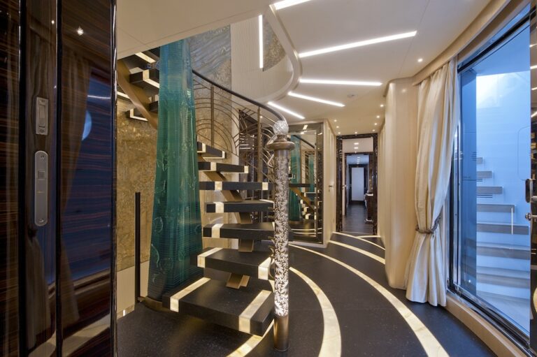Sanlorenzo 46Steel Scorpion stairwell