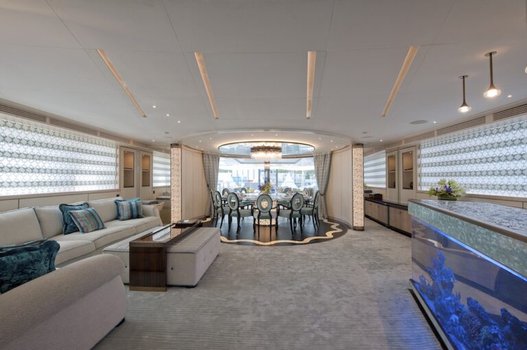 Sanlorenzo 46Steel Scorpion upper deck
