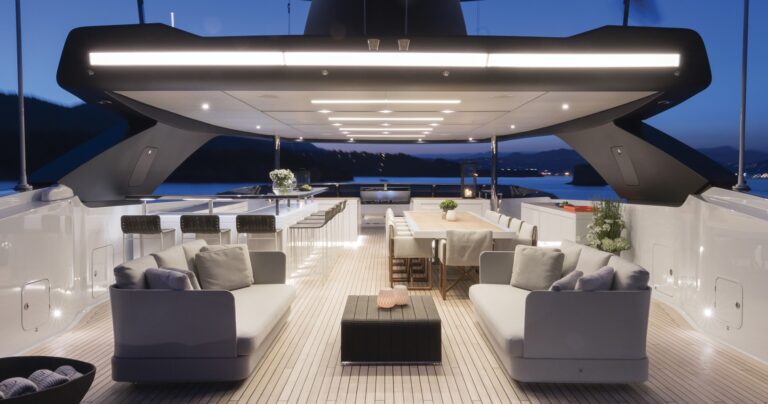 Sensational Contemporary Flybridge