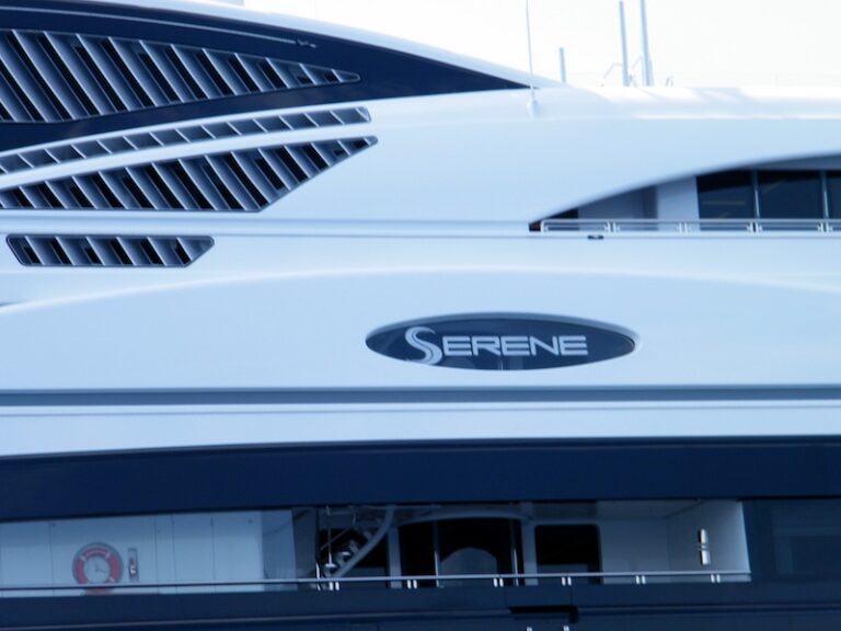 Serene superyacht - Sign