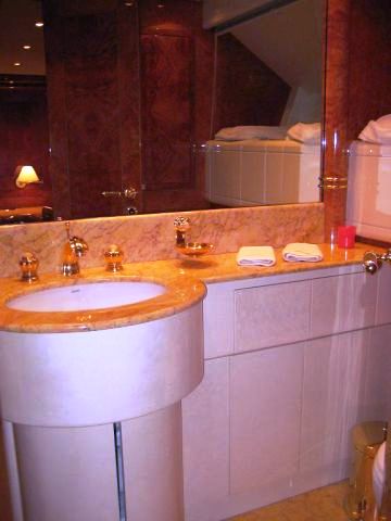 Shaal Nur Master Bathroom