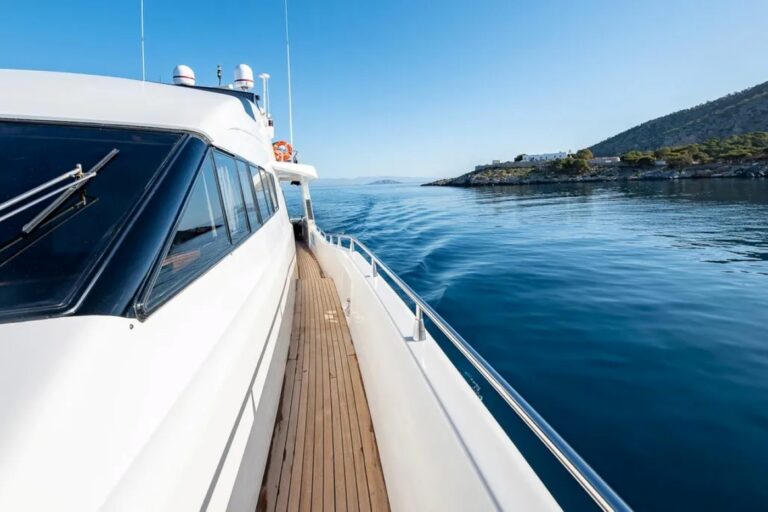 Sidedeck With Double Bed