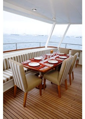 Silent World II Aft Dinning 1