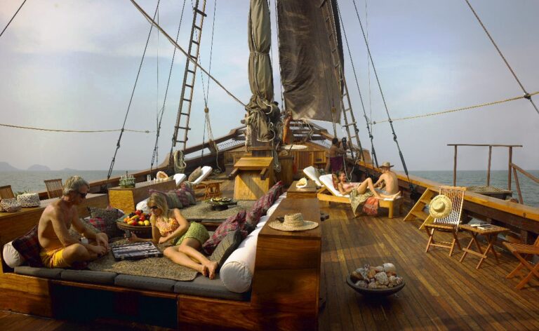 Silolona yacht - Deck