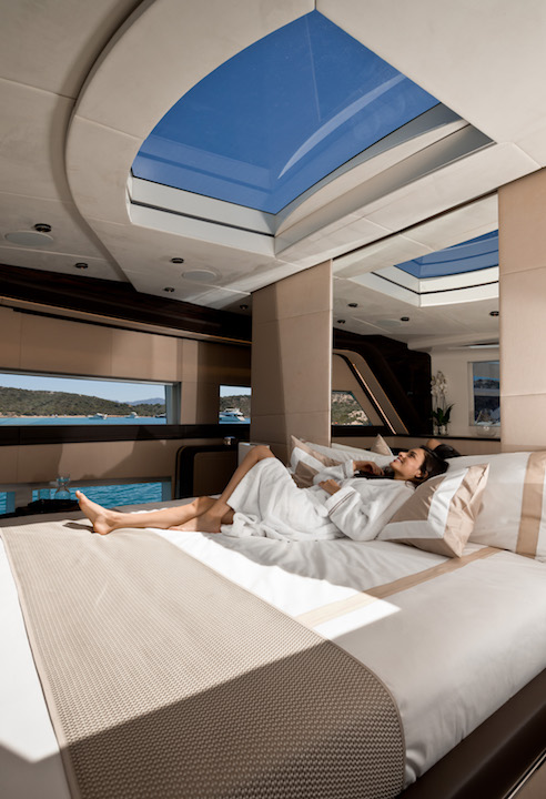 Skylight in the cabin - Kalliente - Photo Jeff Brown