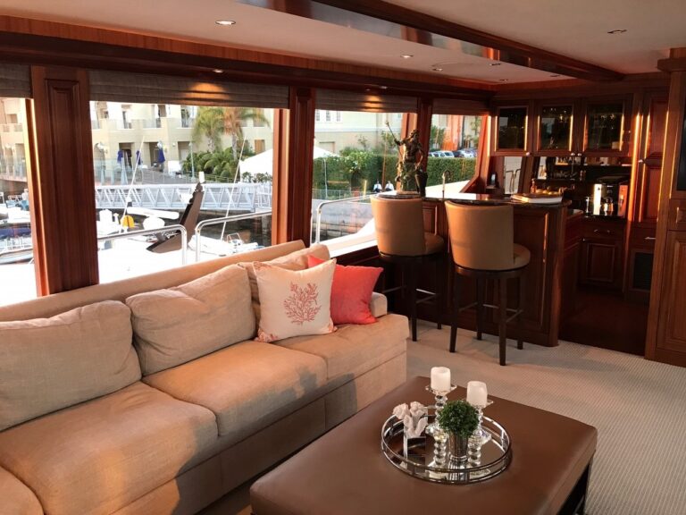 Skylounge With Wet Bar