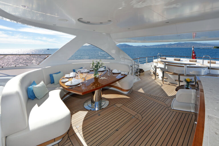 Solis Outdoor Dining