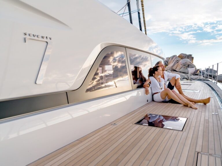Spacious Side Decks